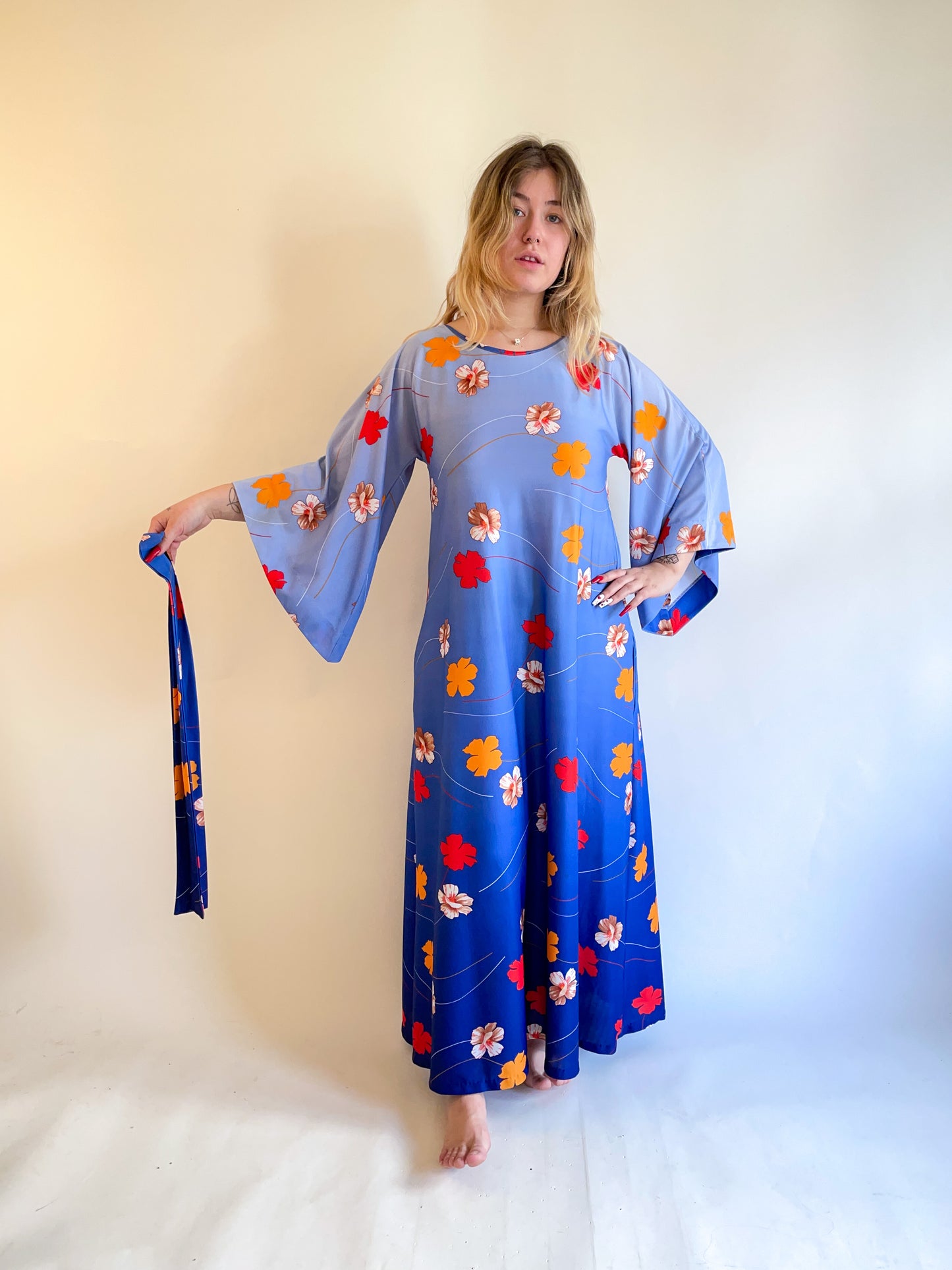 70s Angel Sleeve Floral Maxi Dress (L/XL)