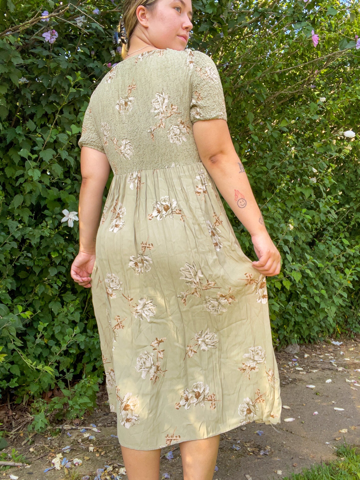 90s Sage Green Smocked Floral Midi Dress (S/M)
